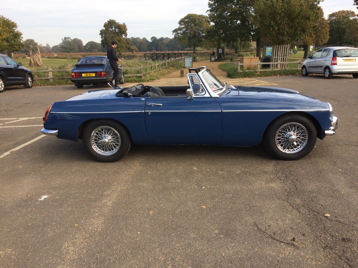 1969 MG MGB Image 2